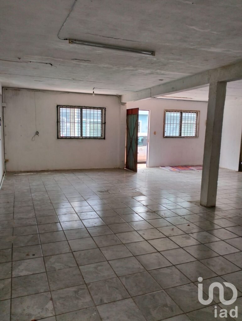 CASA EN VENTA EN MERIDA, EN ESQUINA, ZONA ORIENTE, FRAC. NUEVA PACAPTÚN