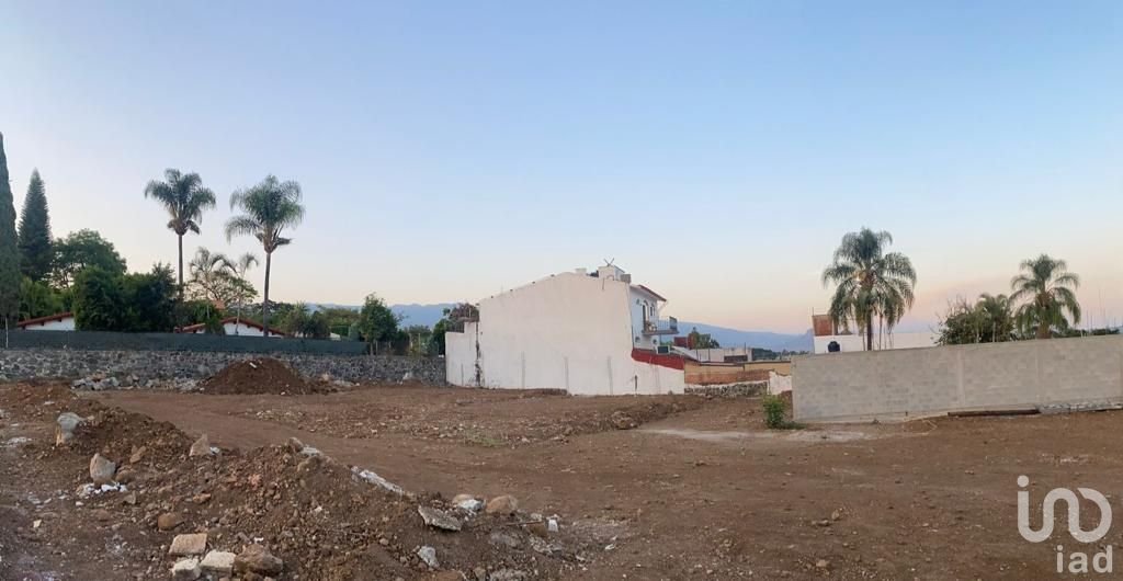 LOTE EN COLONIA DE JARDINES DE DELICIA, EN CUERNAVACA.