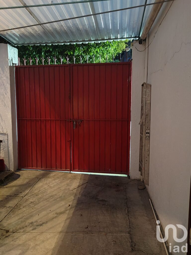 Casa Sola Clavel, Colonia Satélite, Cuernavaca, Morelos