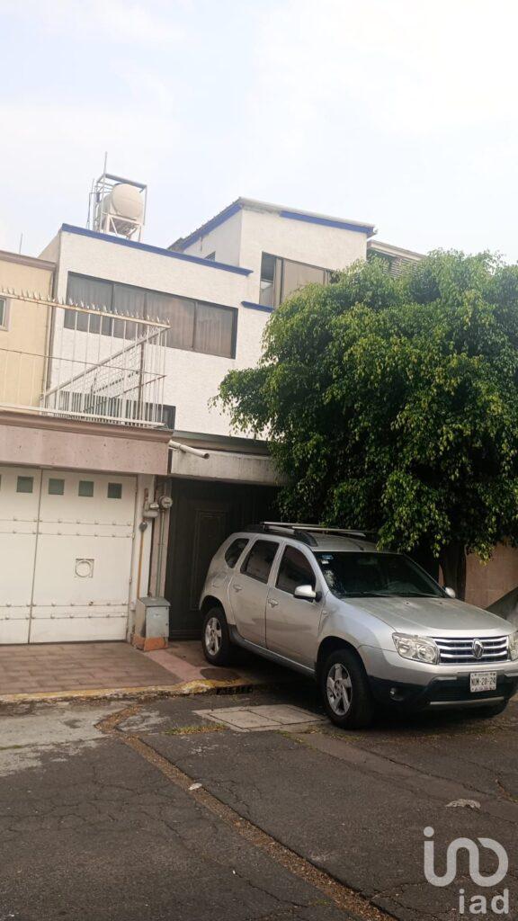 CASA EN JARDINES DE COYOACAN