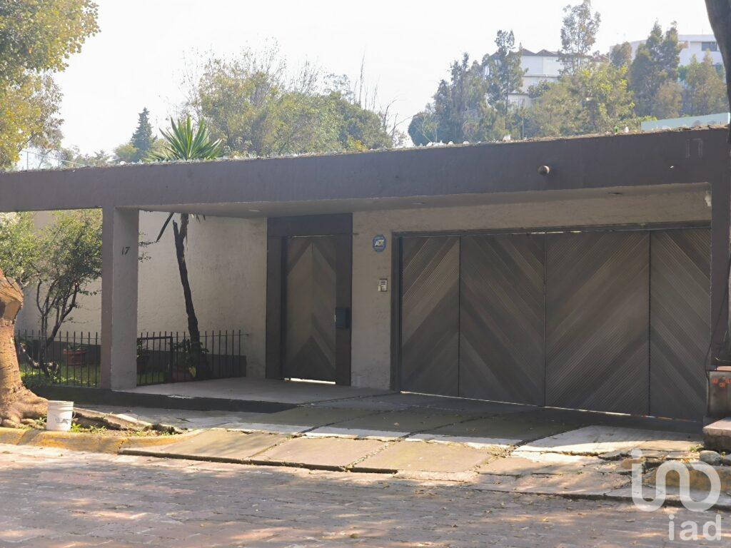 SE VENDE CASA EN LOMAS HIPODROMO (FUENTES DE TECAMACHALCO)