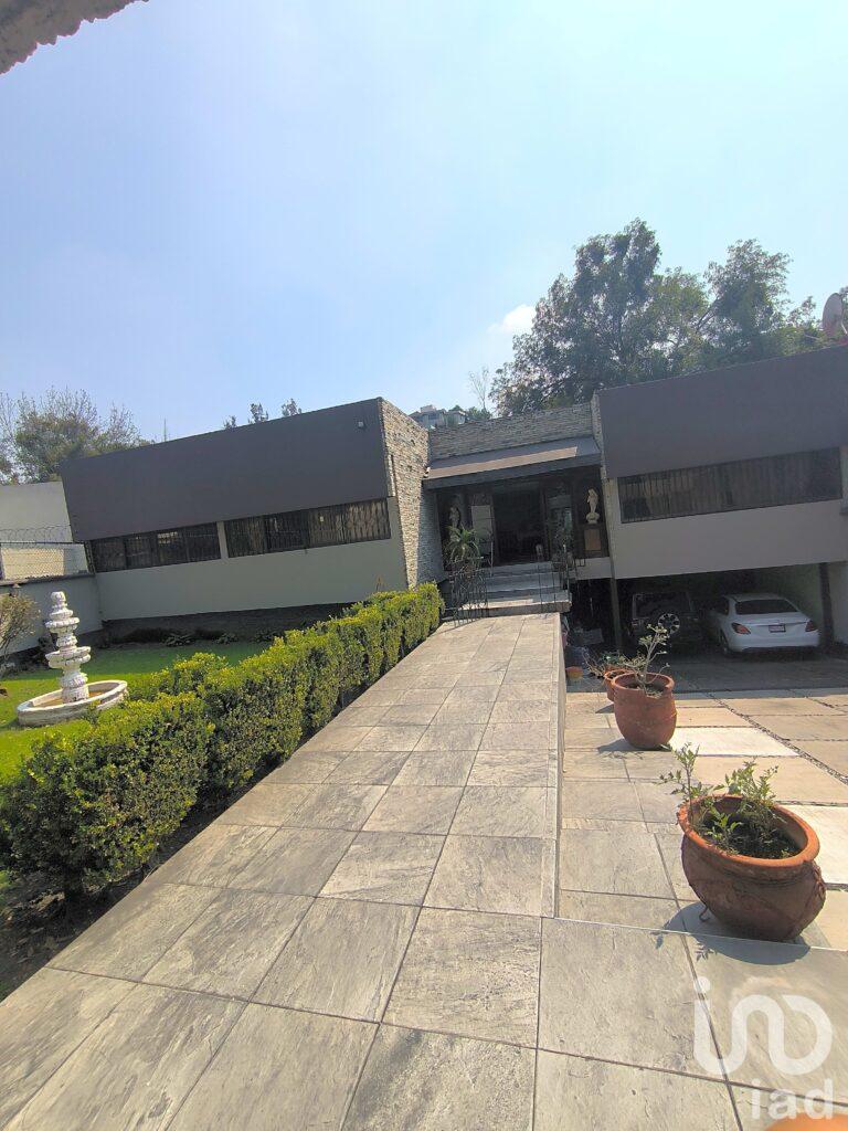 SE VENDE CASA EN LOMAS HIPODROMO (FUENTES DE TECAMACHALCO)