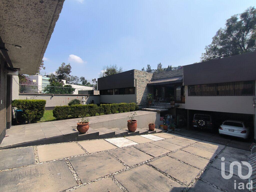 SE VENDE CASA EN LOMAS HIPODROMO (FUENTES DE TECAMACHALCO)