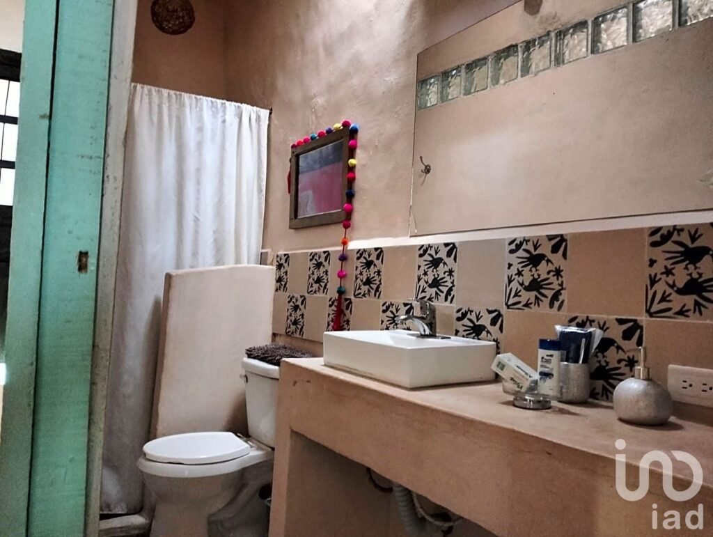 CASA EN VENTA EN EL CENTRO DE MÉRIDA, COMPLETAMENTE REMODELADA, ZONA SANTA ANA