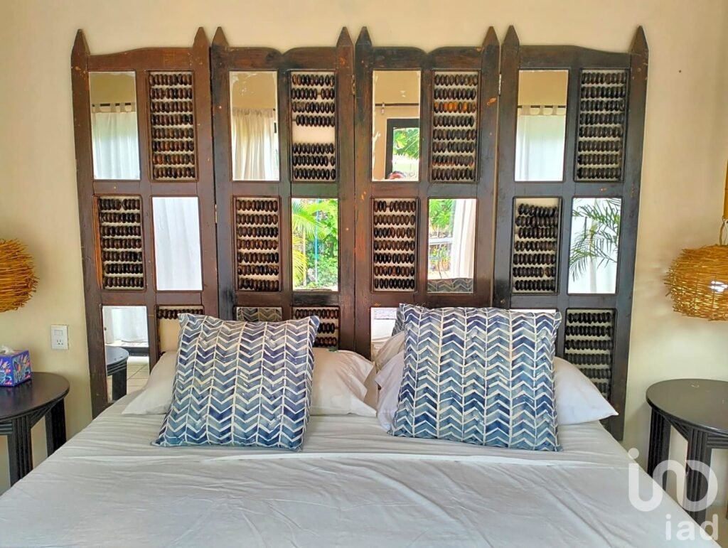 CASA EN VENTA EN EL CENTRO DE MÉRIDA, COMPLETAMENTE REMODELADA, ZONA SANTA ANA
