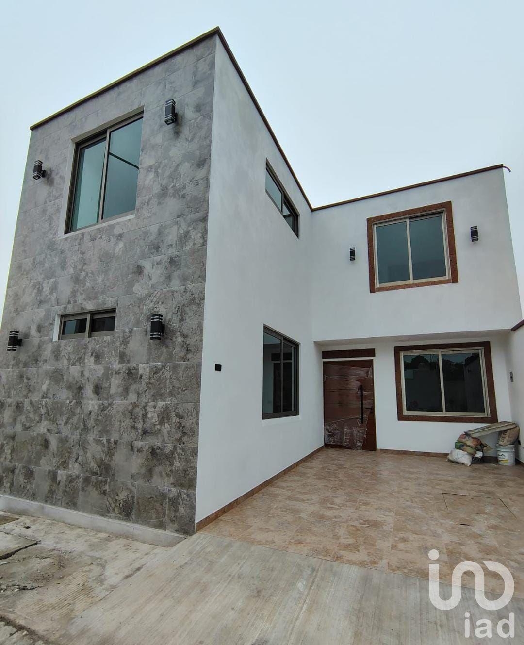 Venta de casa en Fraccionamiento Lirios en Coatepec. Venta de casa en Fraccionamiento Lirios en Coatepec.