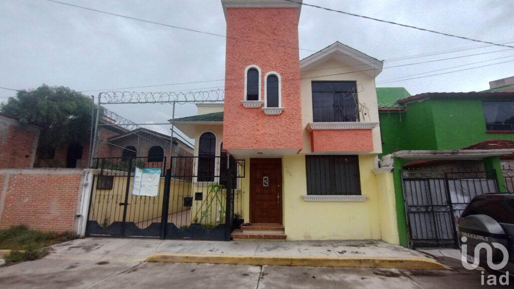 CASA EN VENTA EN CAMPESTRE VILLAS DEL ALAMO,PACHUCA,HGO.