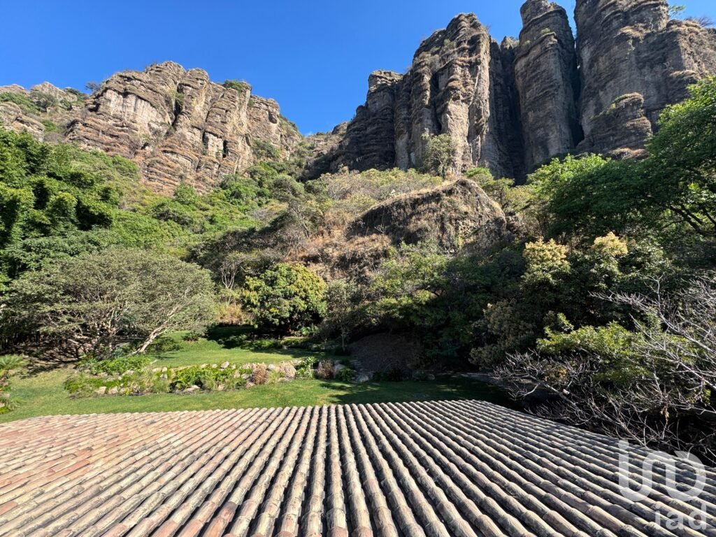 Casa en VENTA EN AMATLÁN DE QUETZALCOATL en Tepoztlán