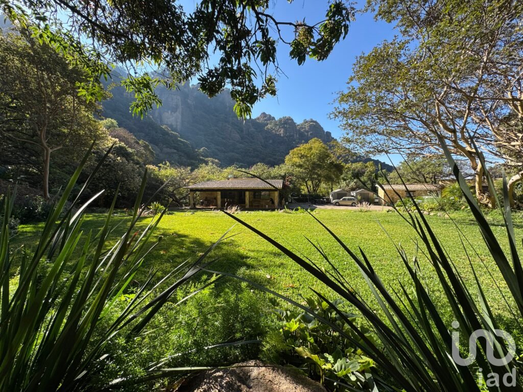 Casa en VENTA EN AMATLÁN DE QUETZALCOATL en Tepoztlán