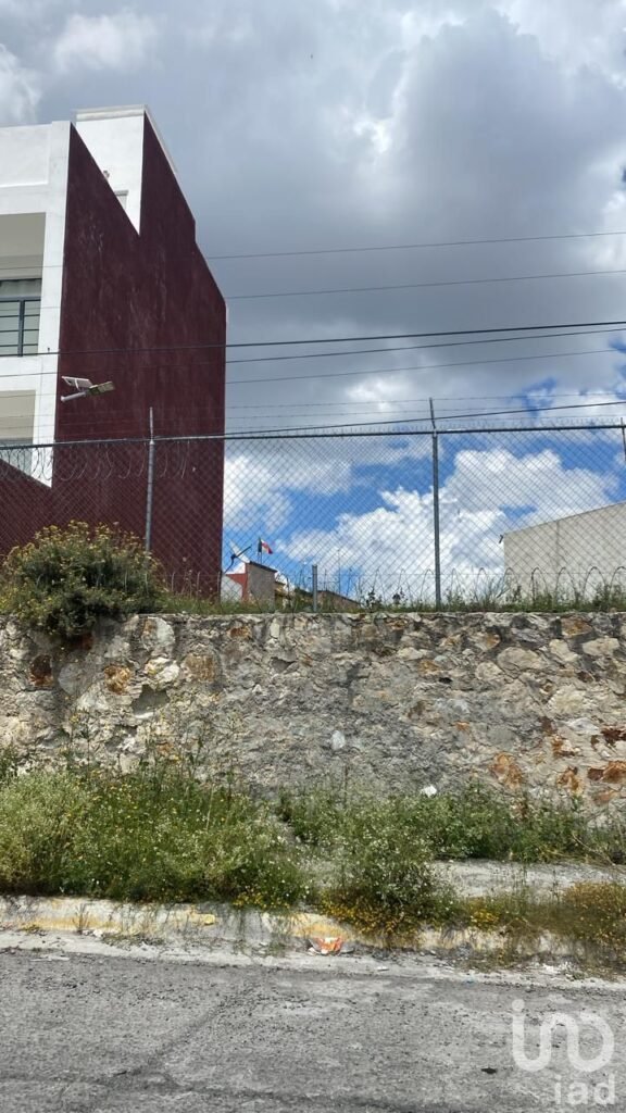 VENTA DE TERRENO EN PUERTA DE HIERRO