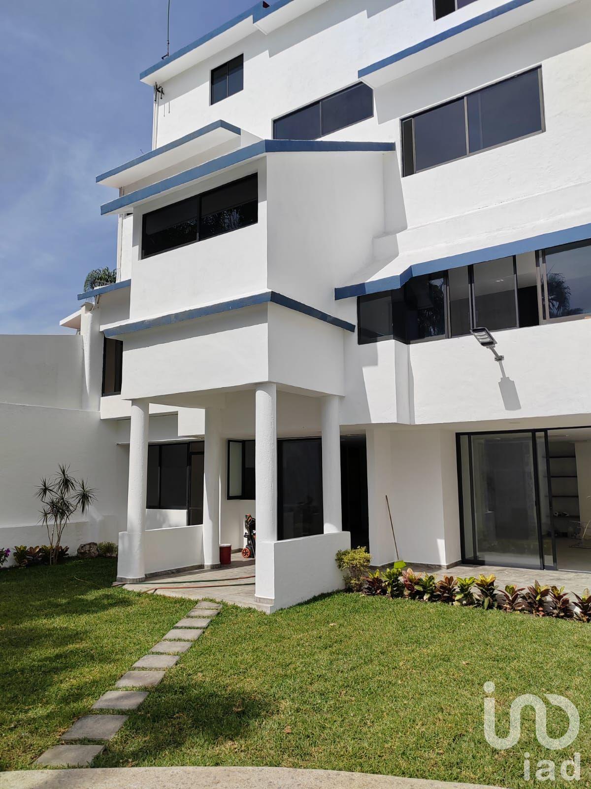 Exclusiva Casa en Jardines de Reforma, Cuernavaca – Seguridad, Elevador y Ubicación Privilegiada