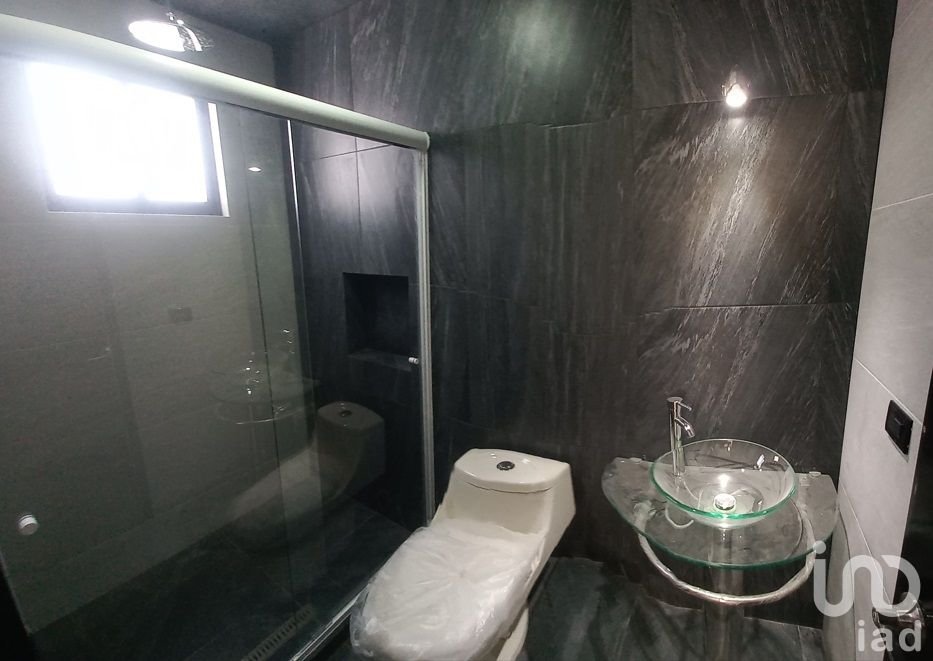 CASA EN VENTA EN FRACC CERRADO CON VIGILANCIA POR PERIFERICO SUR Y VALSEQUILLO