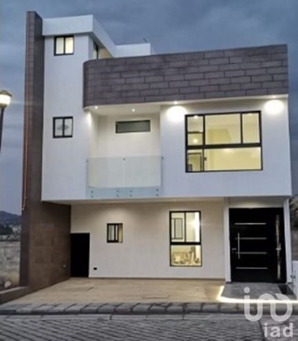 CASA EN VENTA EN FRACC CERRADO CON VIGILANCIA POR PERIFERICO SUR Y VALSEQUILLO