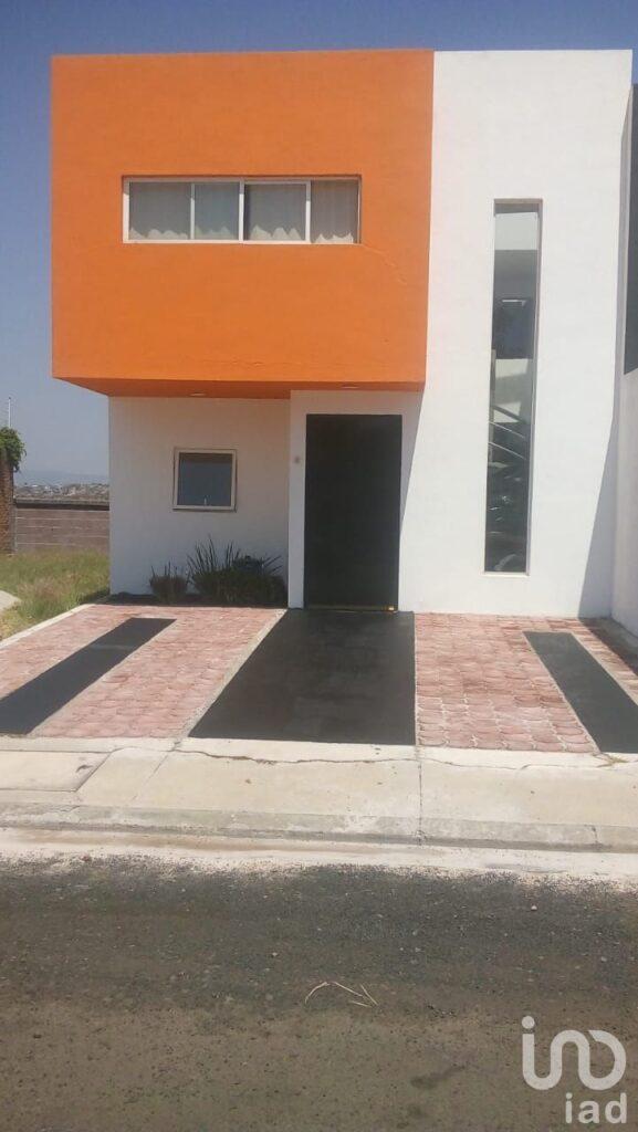 SE VENDE CASA EN FRESNOS TRES MARIAS MORELIA EXELENTE DISEÑO