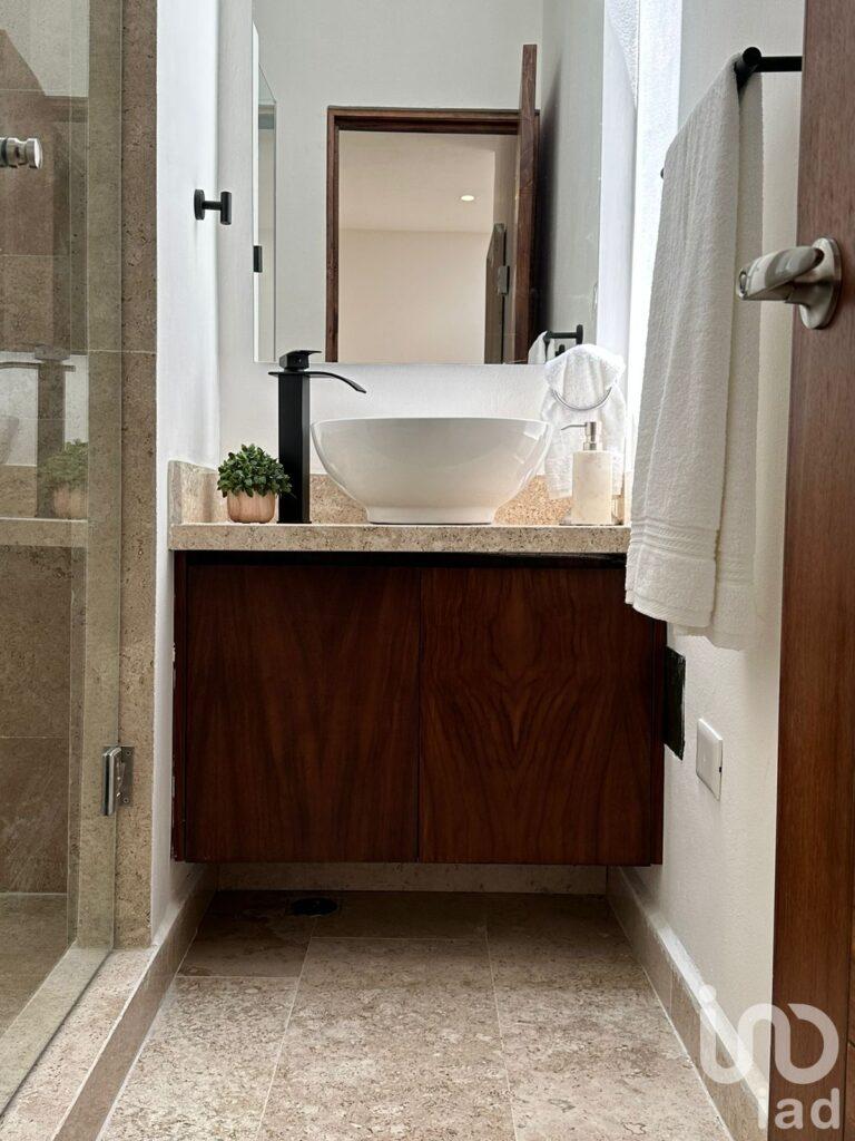 CASA EN VENTA SOBRE AV. HUACAYÁN, CANCÚN CENTRO