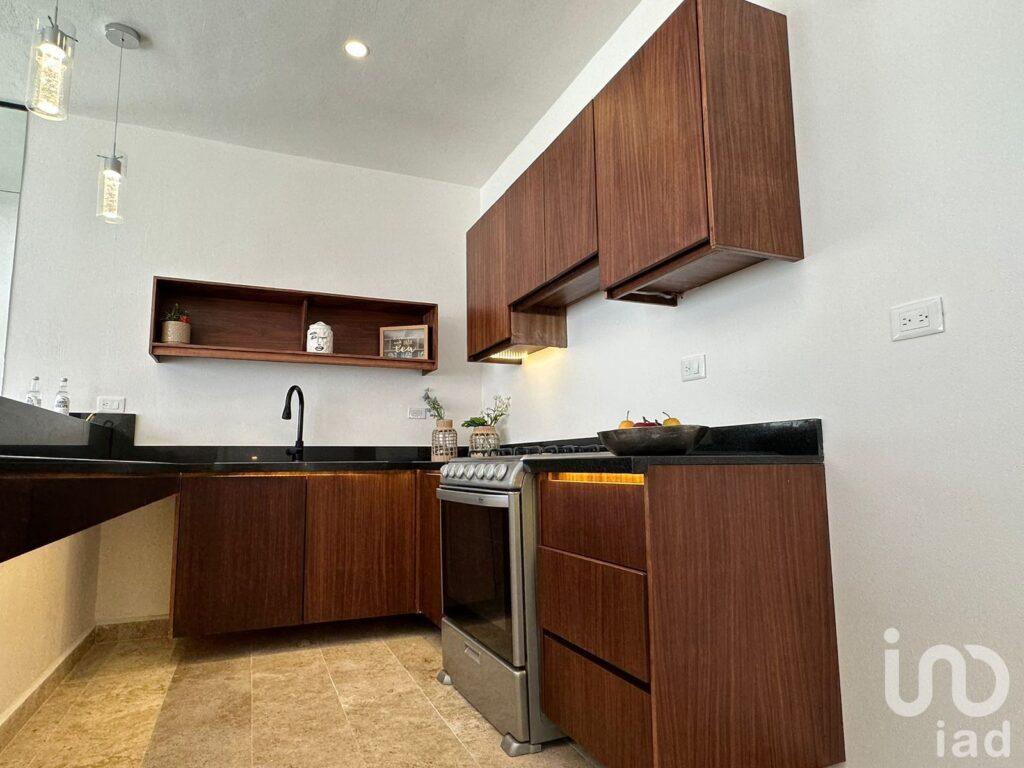 CASA EN VENTA SOBRE AV. HUACAYÁN, CANCÚN CENTRO