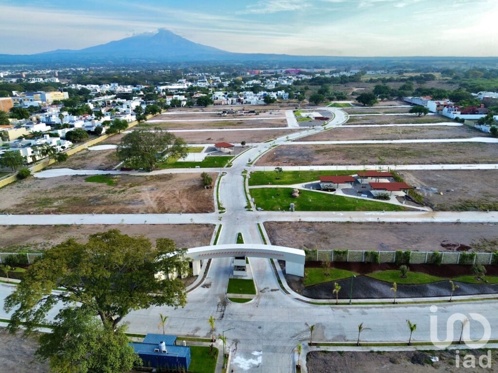 TERRENO EN VENTA EN ZONA RESIDENCIAL DE LUJO EN COLIMA, MEXICO