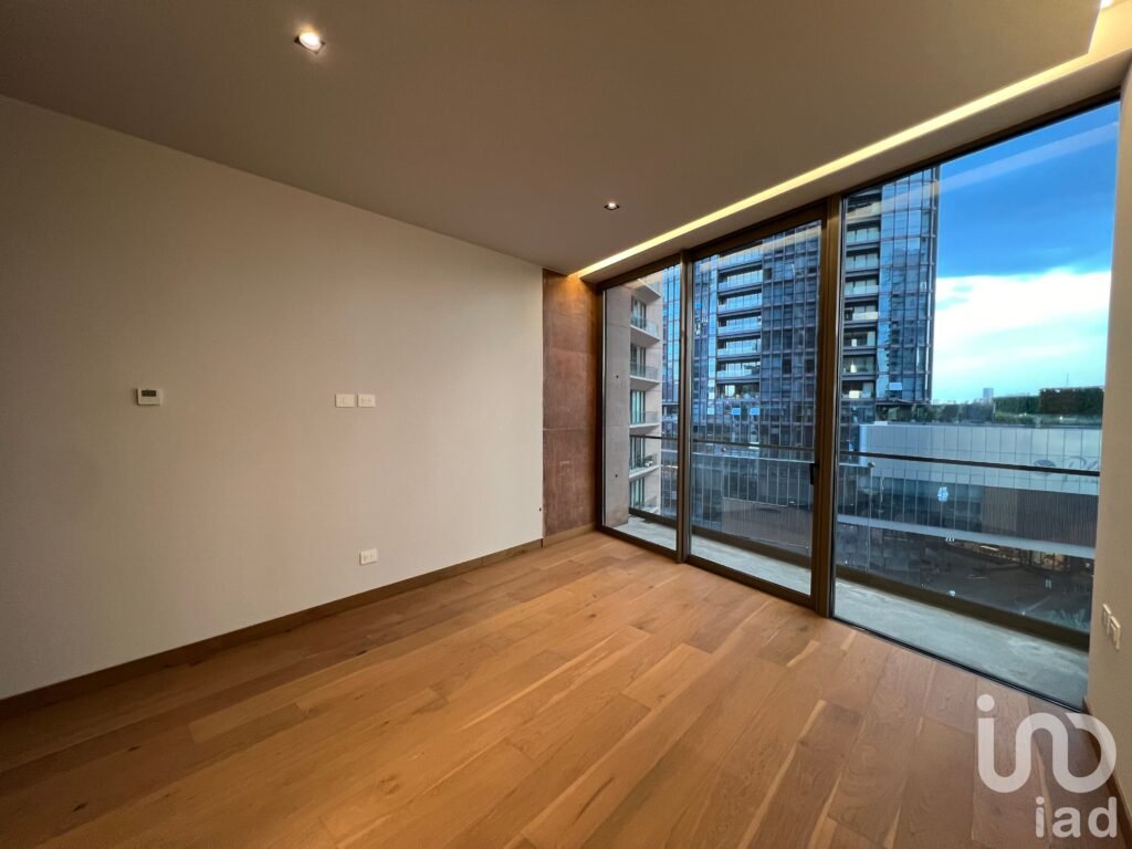 Departamento de lujo en Legacy Tower