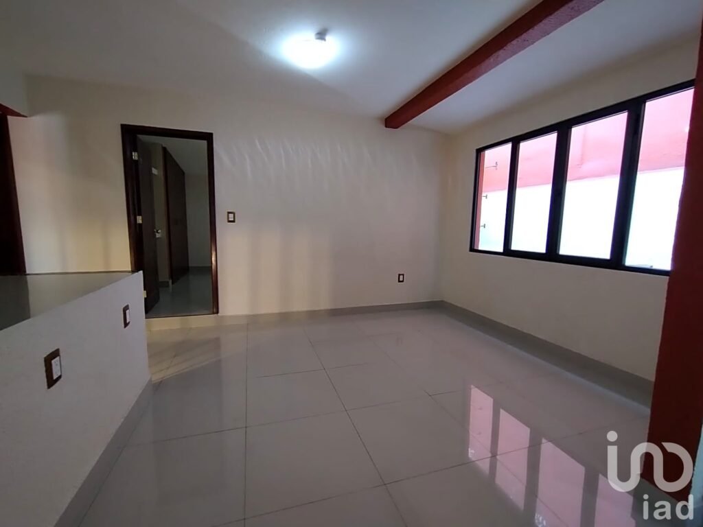 Conjunto de 5 oficinas en renta en Juan Álvarez, Vértice, Toluca, Méx.