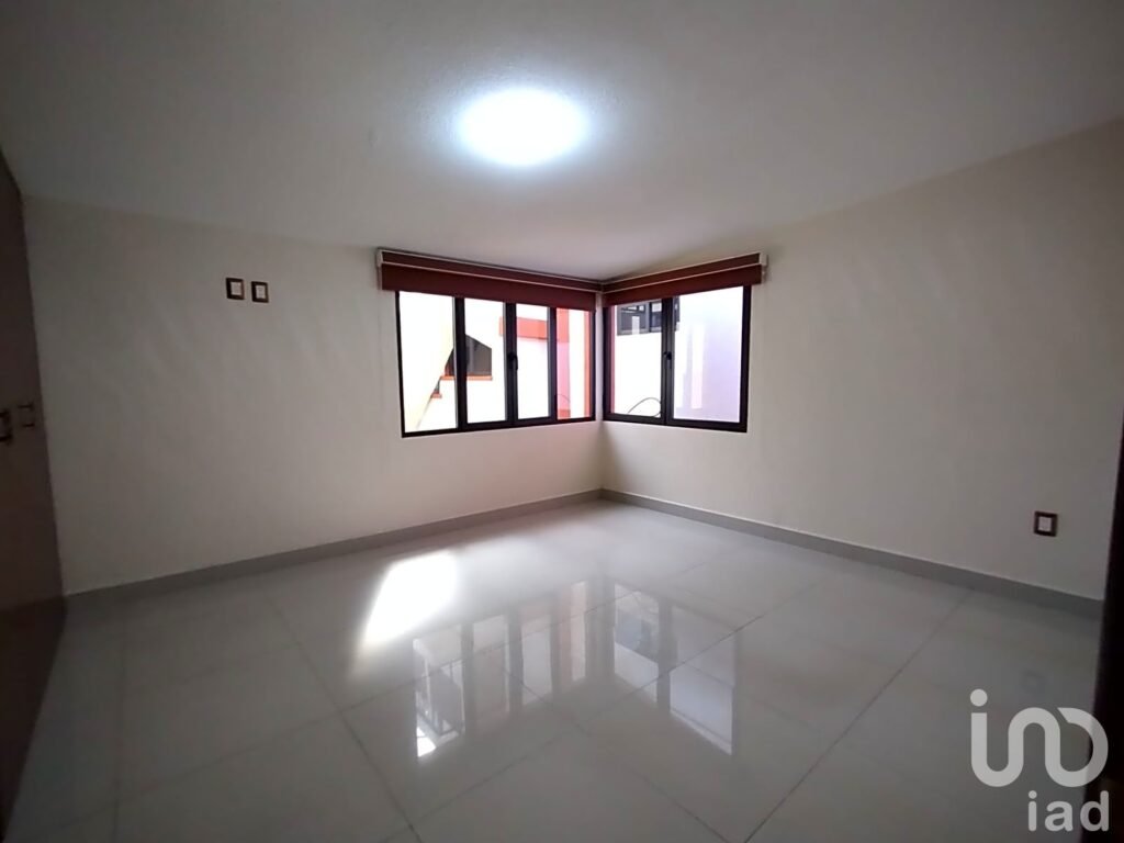 Conjunto de 5 oficinas en renta en Juan Álvarez, Vértice, Toluca, Méx.