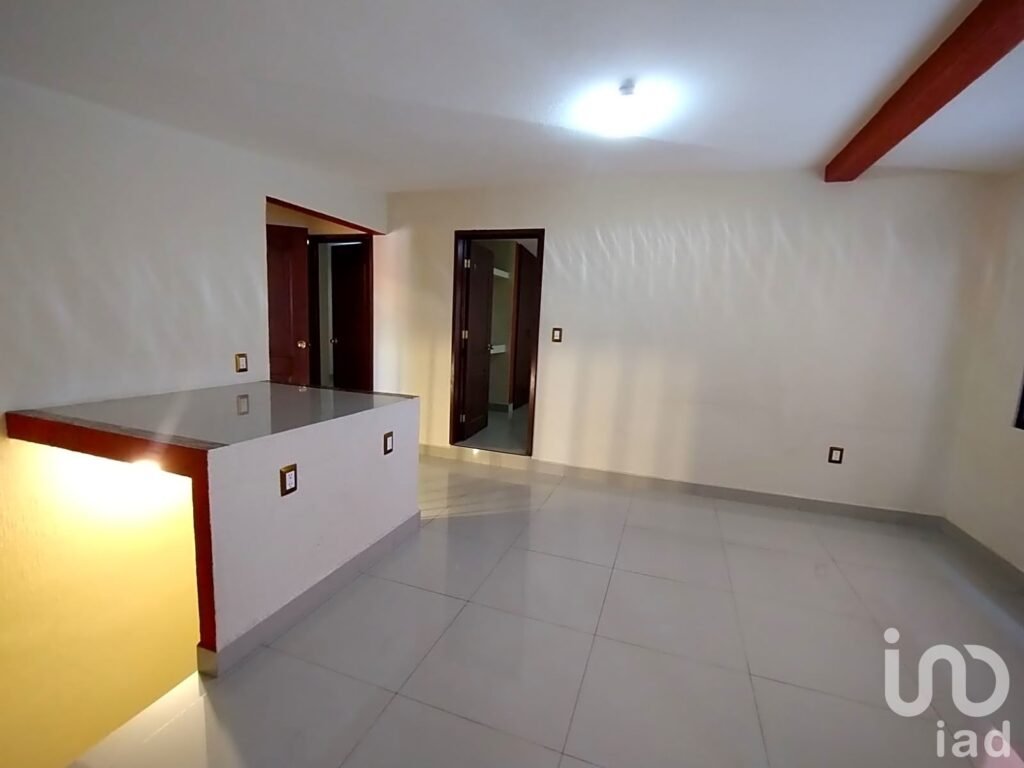 Conjunto de 5 oficinas en renta en Juan Álvarez, Vértice, Toluca, Méx.