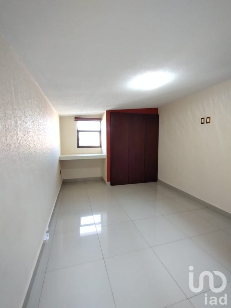 Conjunto de 5 oficinas en renta en Juan Álvarez, Vértice, Toluca, Méx.