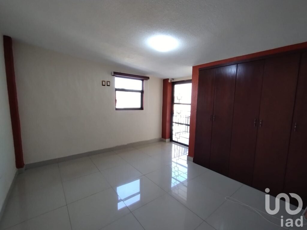 Conjunto de 5 oficinas en renta en Juan Álvarez, Vértice, Toluca, Méx.