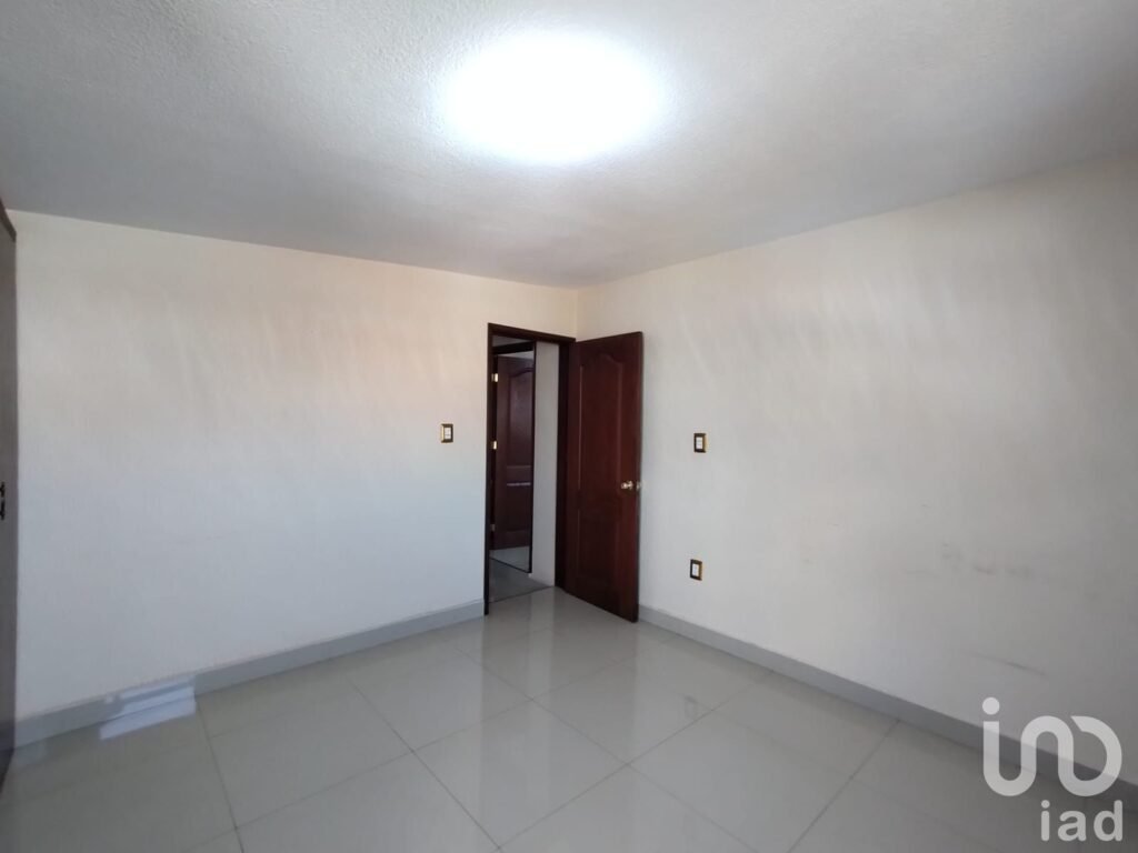 Conjunto de 5 oficinas en renta en Juan Álvarez, Vértice, Toluca, Méx.