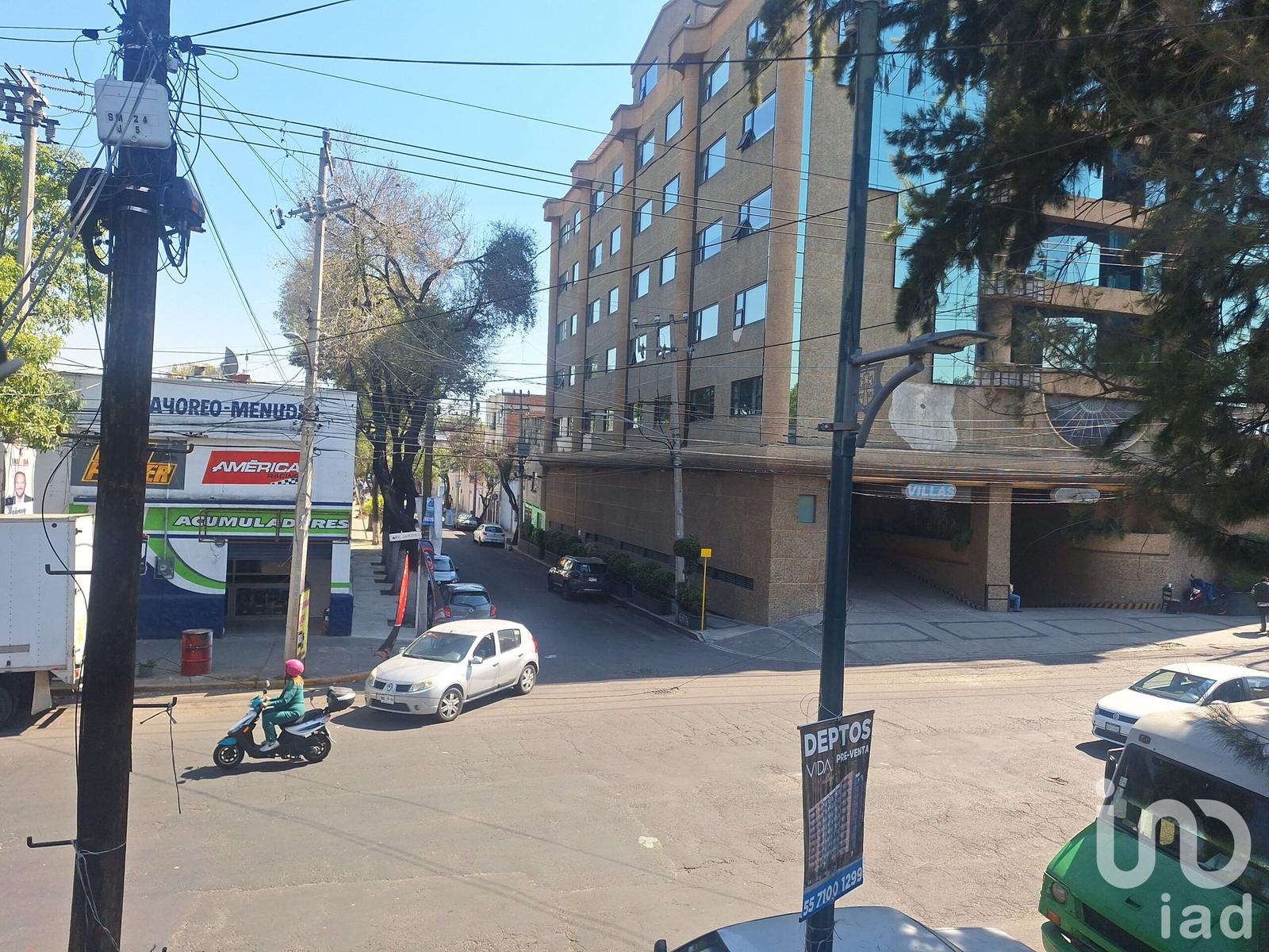 Venta de Casa con Uso de Suelo Comercial  y Habitacional en Azcapotzalco