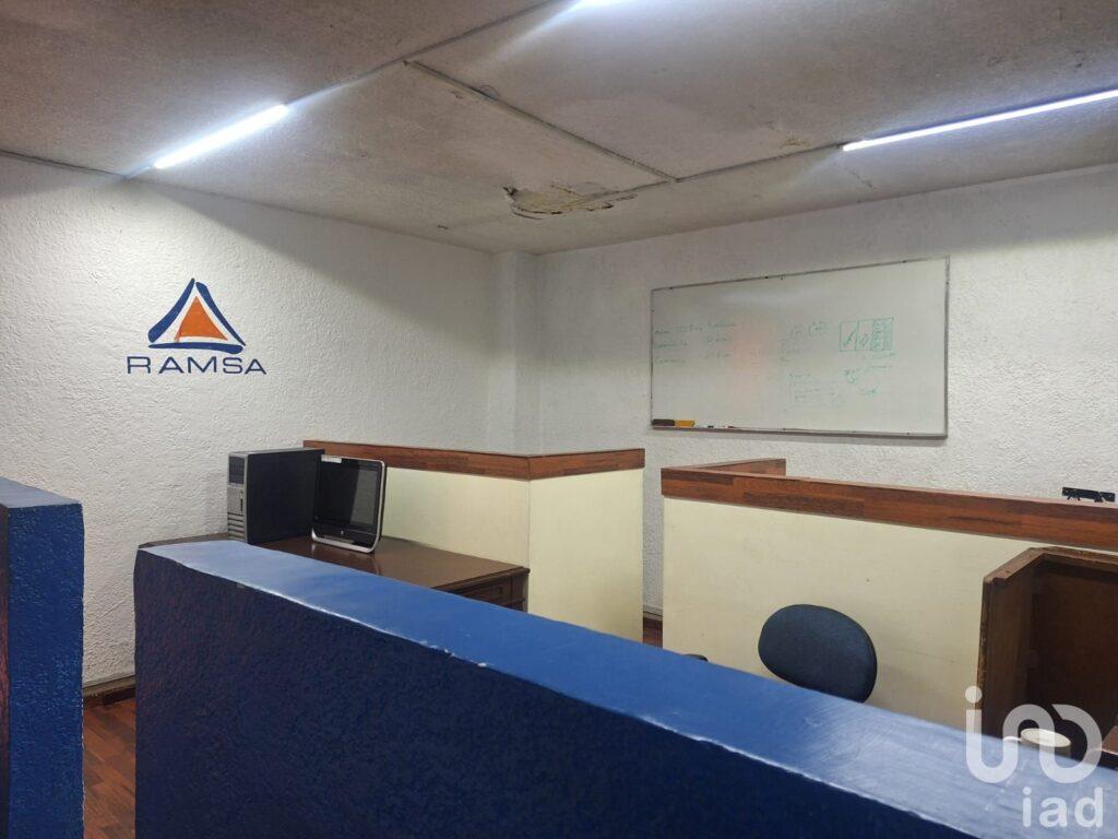 Venta de Casa con Uso de Suelo Comercial  y Habitacional en Azcapotzalco