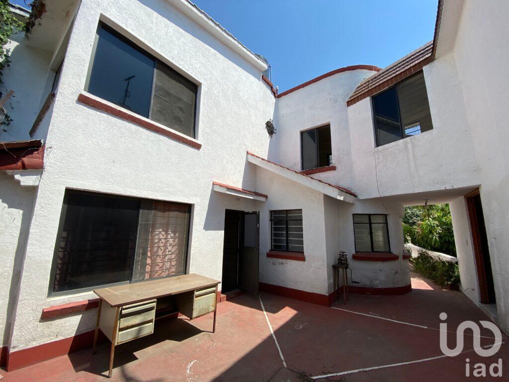 Amplia Casa en Miraval, Cuernavaca – Excelente Oportunidad de Inversión