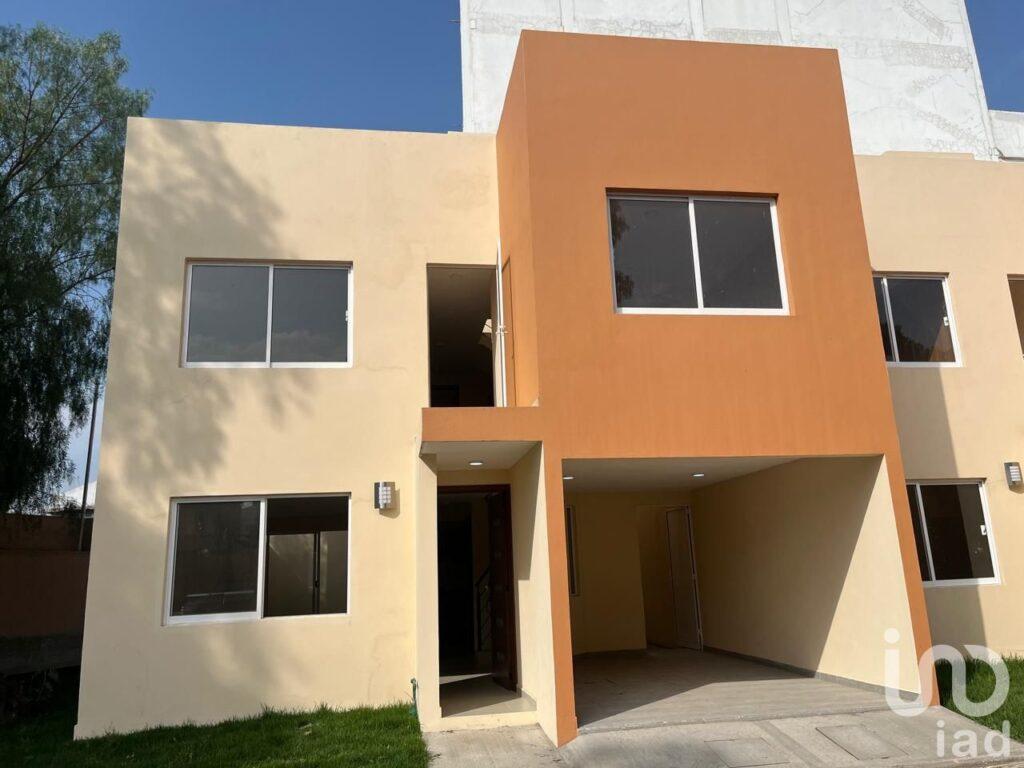 Se vende casa en desarrollo los reyes la paz