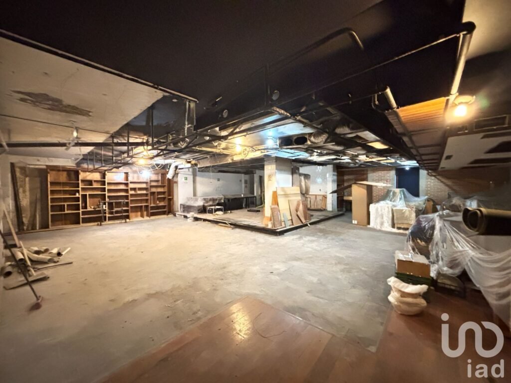 Se renta local comercial con uso de suelo amplio en Campos Eliseos