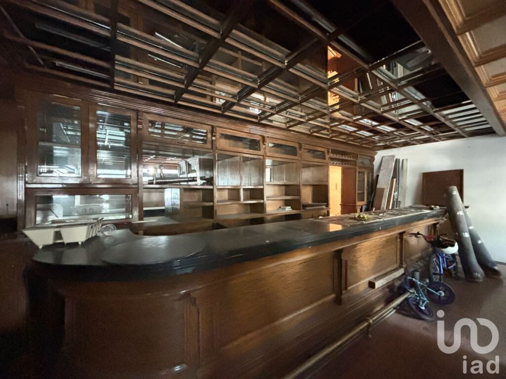 Se renta local comercial con uso de suelo amplio en Campos Eliseos