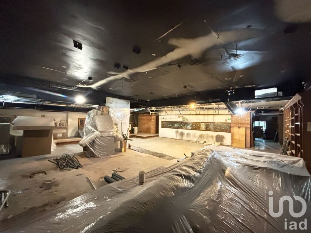 Se renta local comercial con uso de suelo amplio en Campos Eliseos