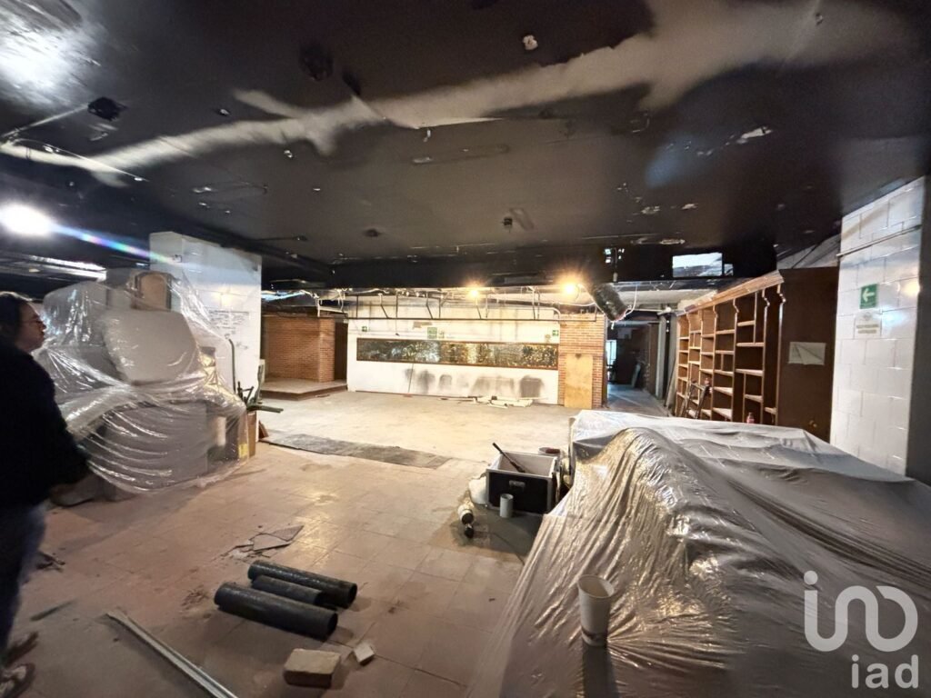 Se renta local comercial con uso de suelo amplio en Campos Eliseos