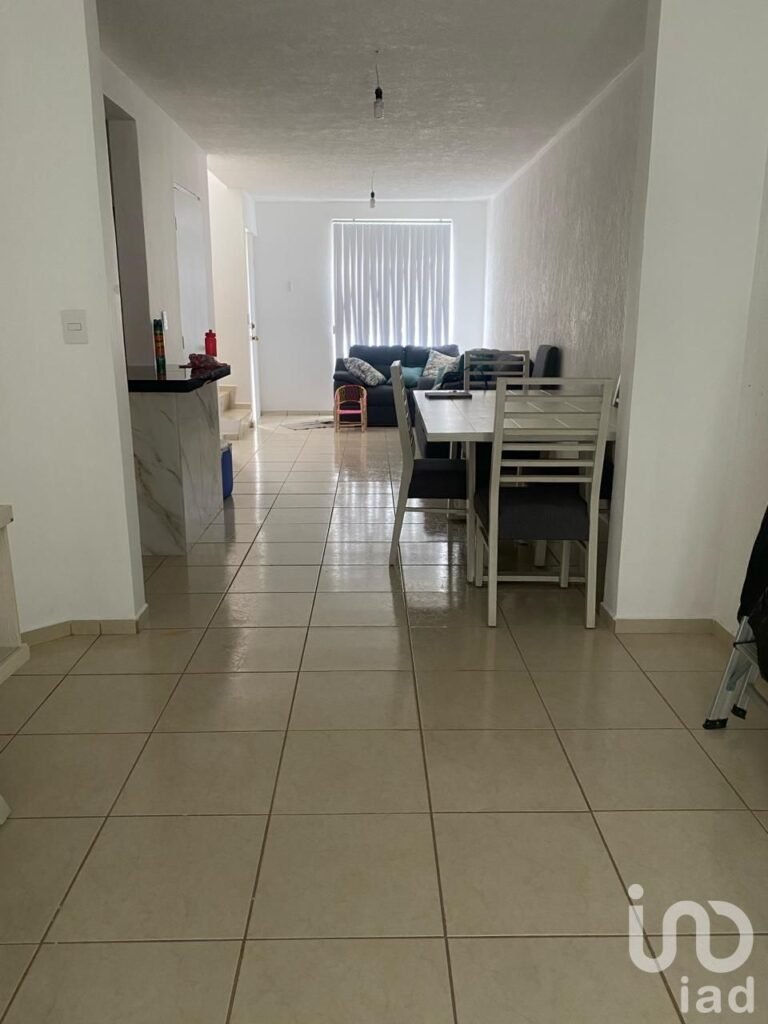 EXCELENTE CASA EN VENTA EN FRACCIONAMIENTO PRIVADO, VILLA TULIPANES, ACAPULCO DE JUÁREZ, GUERRERO