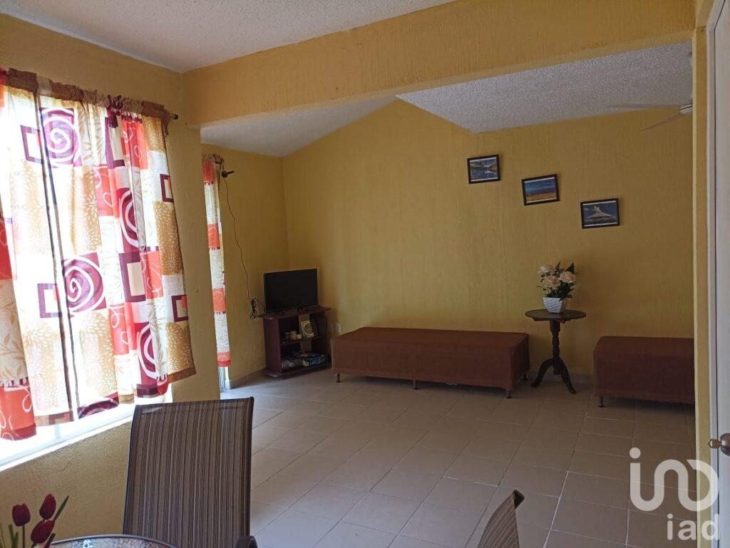 CASA CON ALBERCA EN VENTA FRACCIONAMIENTO LA MORENA, YAUTEPEC MORELOS