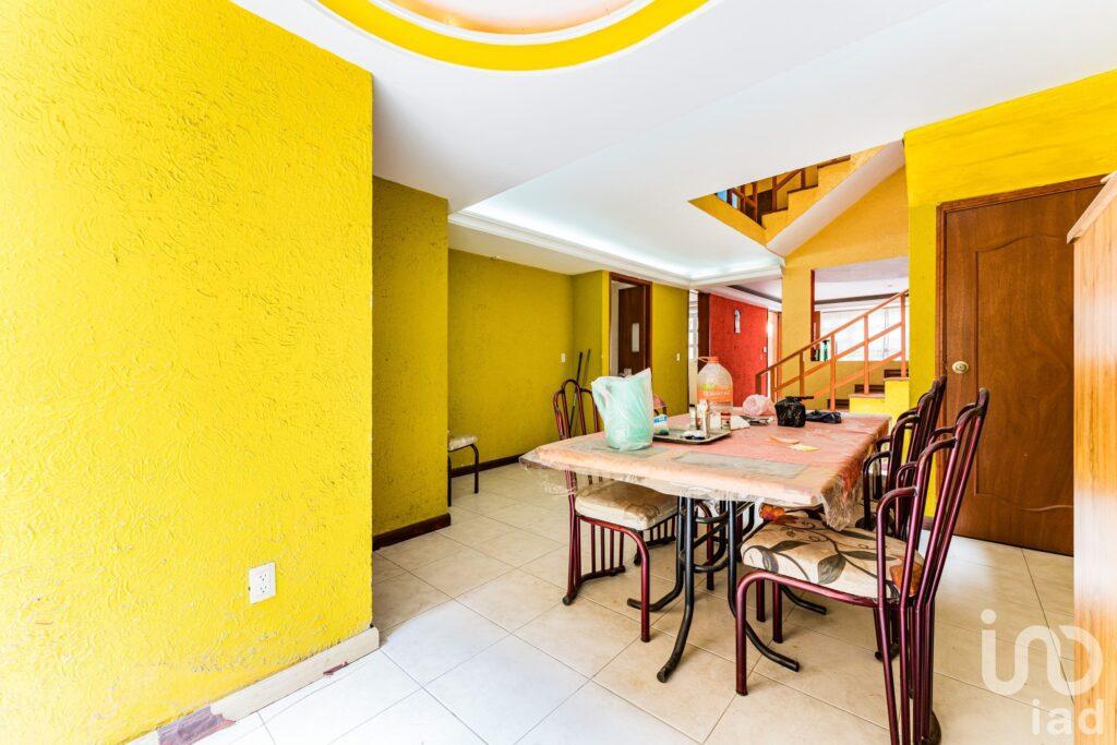 VENDO CASA EN VALLE DORADO