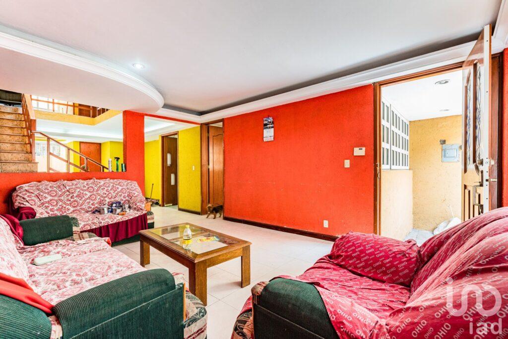 VENDO CASA EN VALLE DORADO