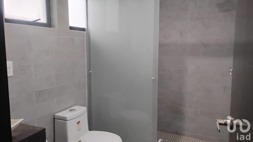 CASA EN RENTA CON HABITACION DE PLANTA BAJA EN PACHUCA