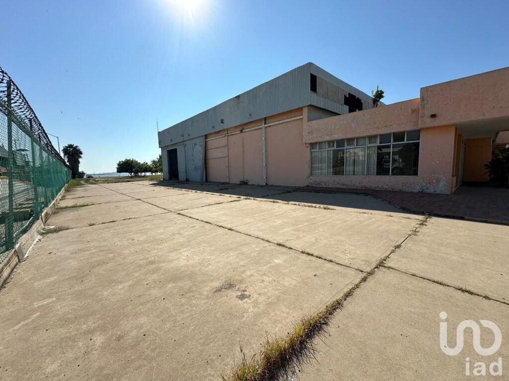 TERRENO CON BODEGA EN VENTA, PARQUE BONFIL. MAZATLÁN, SINALOA.