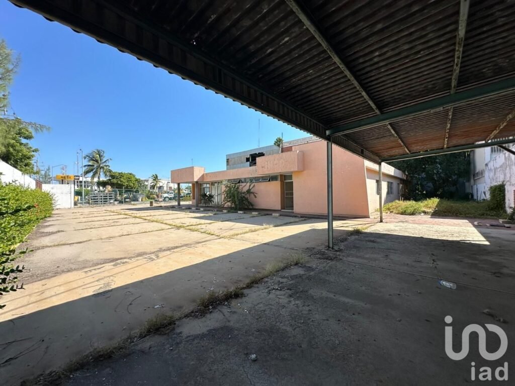 TERRENO CON BODEGA EN VENTA, PARQUE BONFIL. MAZATLÁN, SINALOA.