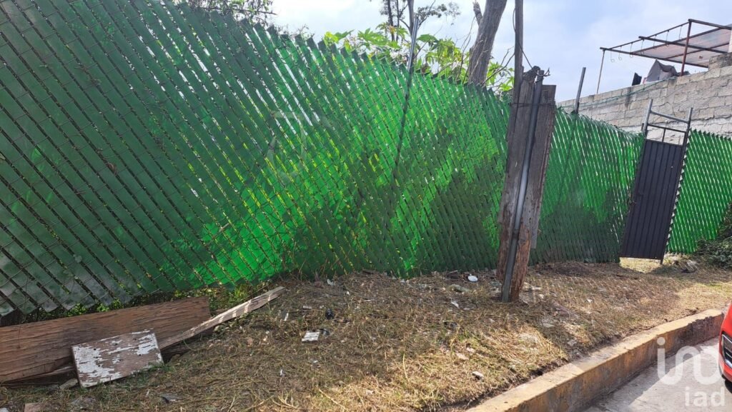 Terreno en venta en Las Aguilas, cerca de Santa Fé