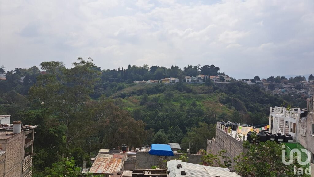 Terreno en venta en Las Aguilas, cerca de Santa Fé