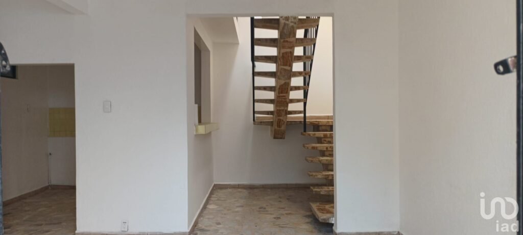 Gran oportunidad. Se vende espaciosa casa.