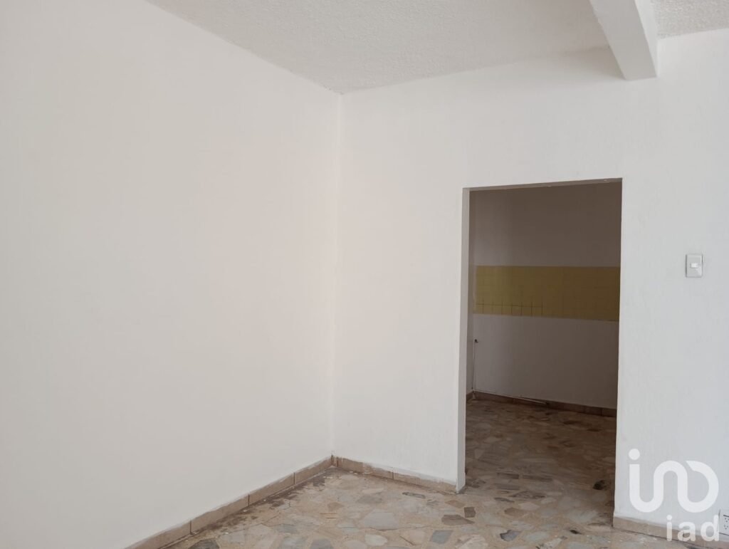 Gran oportunidad. Se vende espaciosa casa.