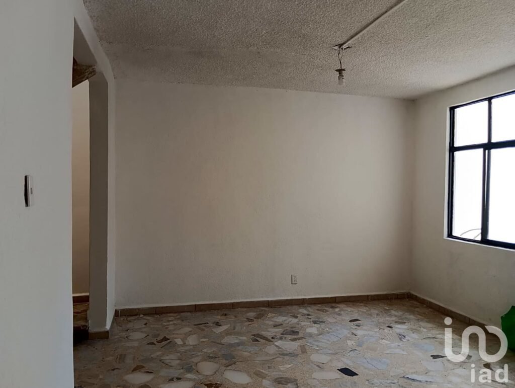 Gran oportunidad. Se vende espaciosa casa.