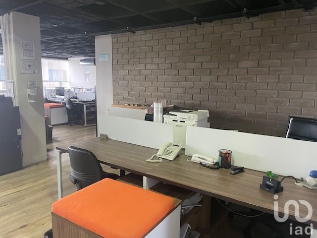 VENTA DE OFICINAS EN LA CALLE DE OSO PISO COMPLETO (PARA CO-WORKING)