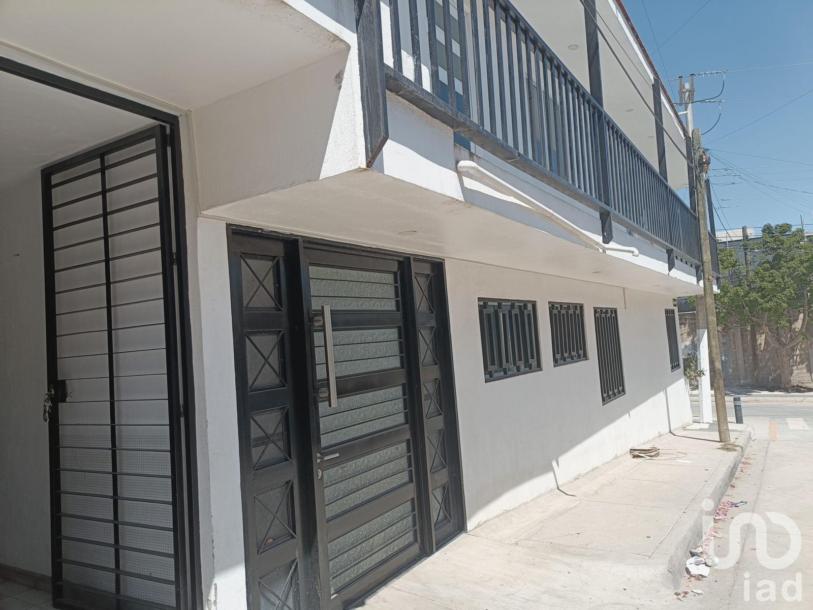 Conjunto de casa y departamentos en venta en Jardines de Santa Ana, Zapopan, Jalisco